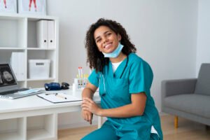 Por que a Francel Menezes é referência em contabilidade para profissionais da saúde e digitais?