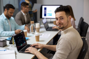 Contador para quem vende serviços na Upstack: IRPF e distribuição de lucros