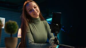 Como criadores do OnlyFans podem emitir comprovante de renda ?