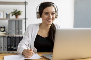 Assistente virtual precisa abrir empresa?